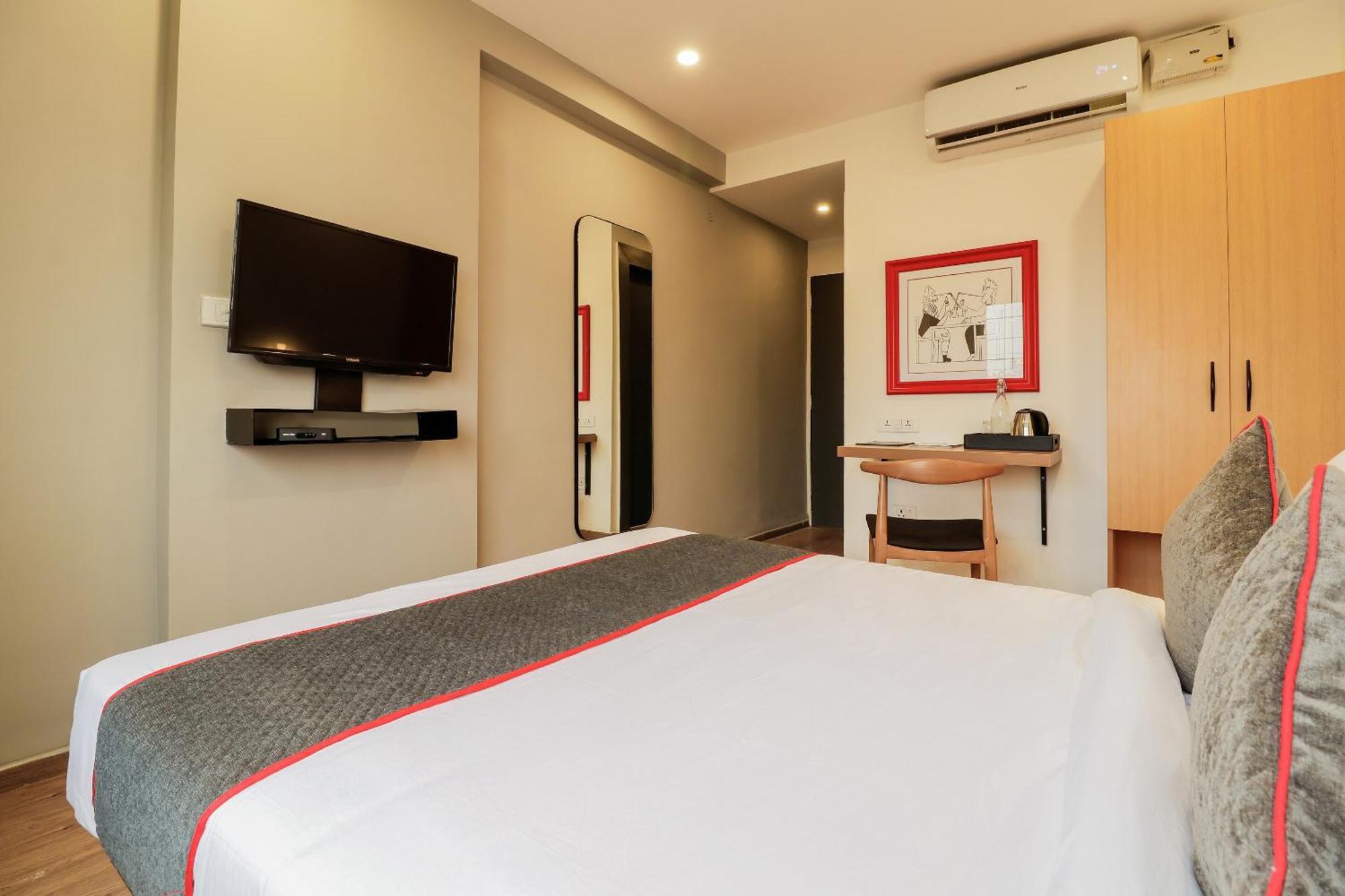 Super Townhouse The Landmark Indore Exteriör bild